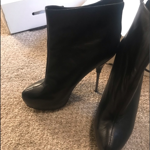Aldo Black Leather Booties - Picture 1 of 7